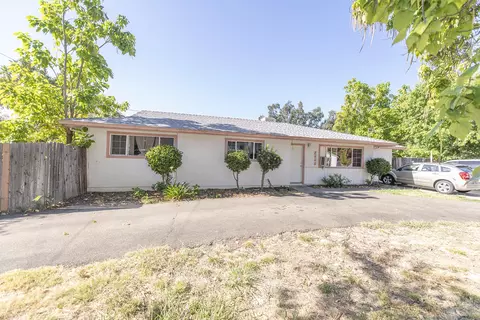2565 Sacramento Dr, Redding, CA 96001 photo 1