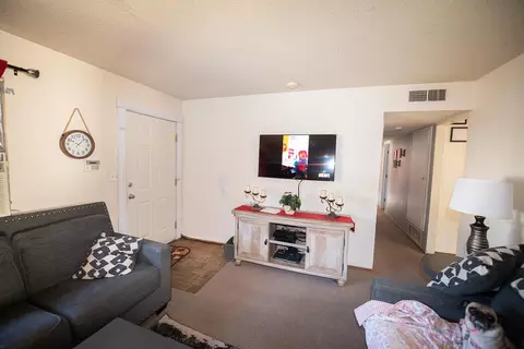 2565 Sacramento Dr, Redding, CA 96001 photo 5