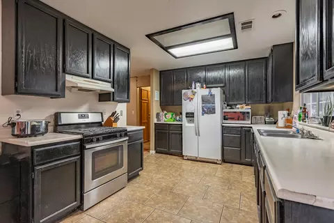 520 Springer Dr, Redding, CA 96003 photo 3