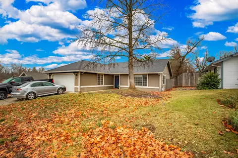 520 Springer Dr, Redding, CA 96003 photo 1
