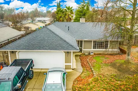 520 Springer Dr, Redding, CA 96003 photo 2