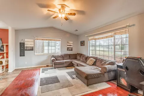 520 Springer Dr, Redding, CA 96003 photo 6