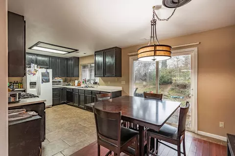 520 Springer Dr, Redding, CA 96003 photo 5