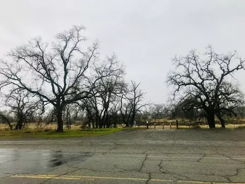 700 Sale Ln, Red Bluff, CA 96080 photo 2