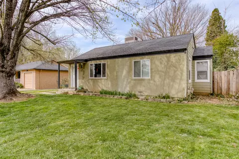 716 Coronado St, Redding, CA 96003 photo 2