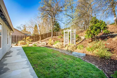 1322 Lakeside Dr, Redding, CA 96001 photo 24