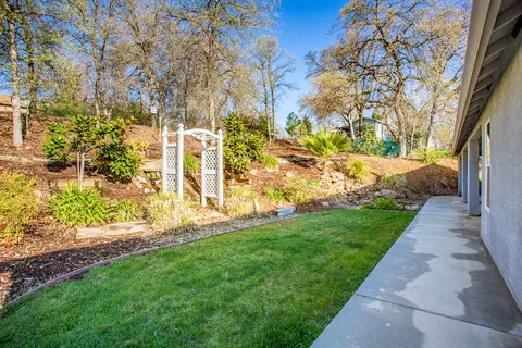 1322 Lakeside Dr, Redding, CA 96001 photo 25