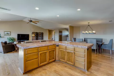 2804 Panorama Dr, Redding, CA 96003 photo 4