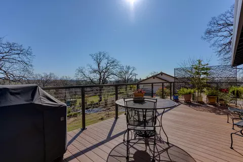 2804 Panorama Dr, Redding, CA 96003 photo 2