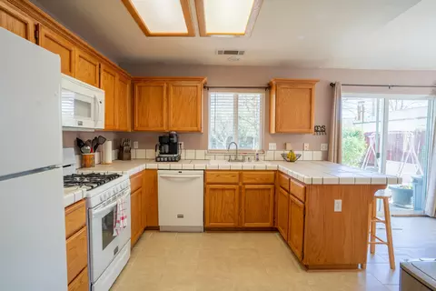 5549 Mill Pond Ln, Redding, CA 96001 photo 10