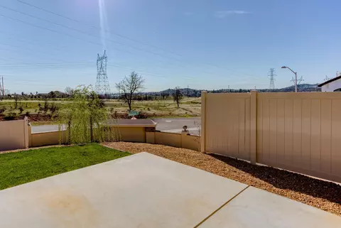 909 Albion Ave, Redding, CA 96003 photo 18