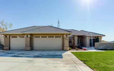 909 Albion Ave, Redding, CA 96003 photo 1