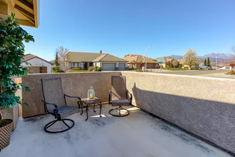 909 Albion Ave, Redding, CA 96003 photo 5