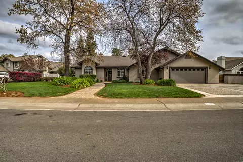 4157 Tiffany Ln, Redding, CA 96002 photo 4