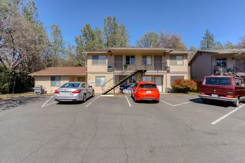 200 Boulder Creek Dr, Redding, CA 96003 photo 1