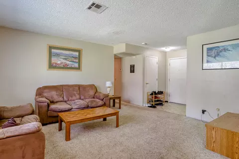 200 Boulder Creek Dr, Redding, CA 96003 photo 2