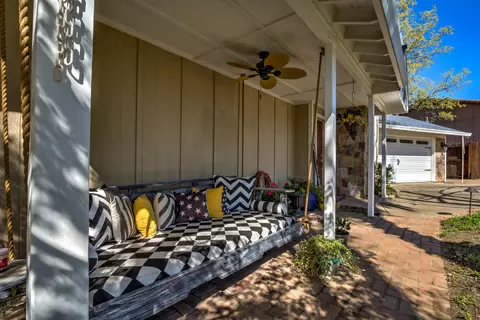 3421 Topaz Ct, Redding, CA 96001 photo 2