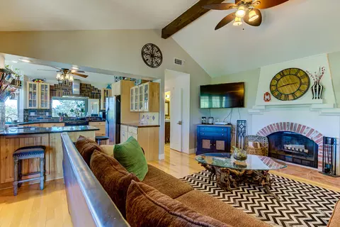 3421 Topaz Ct, Redding, CA 96001 photo 3