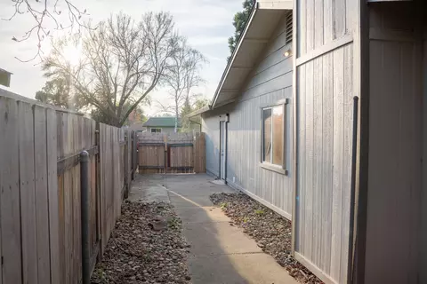 306 Newport Dr, Redding, CA 96001 photo 15