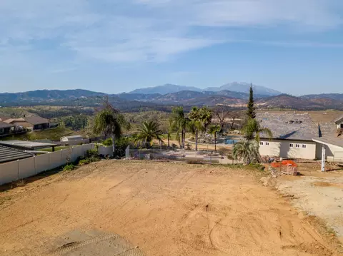 960 Coggins St, Redding, CA 96003 photo 3