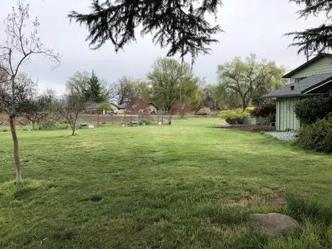 7577 White Birch Ln, Redding, CA 96002 photo 17