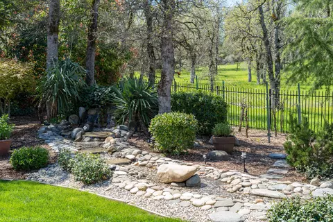 19533 San Vincente Dr, Redding, CA 96003 photo 94
