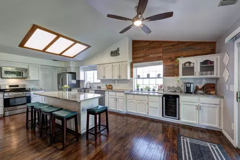 6451 Hemlock St, Redding, CA 96001 photo 8