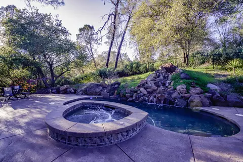 13777 Peace Valley Ln, Redding, CA 96003 photo 35