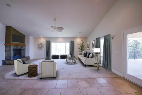 13777 Peace Valley Ln, Redding, CA 96003 photo 5
