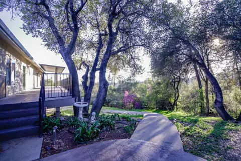 13777 Peace Valley Ln, Redding, CA 96003 photo 46