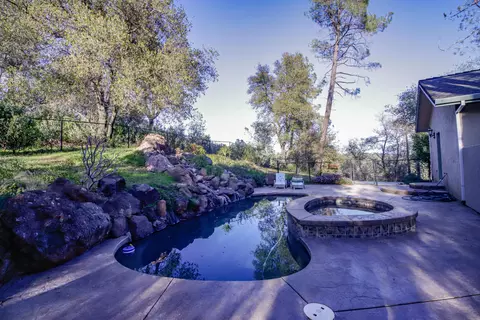13777 Peace Valley Ln, Redding, CA 96003 photo 36