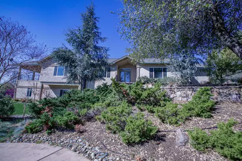 13777 Peace Valley Ln, Redding, CA 96003 photo 2