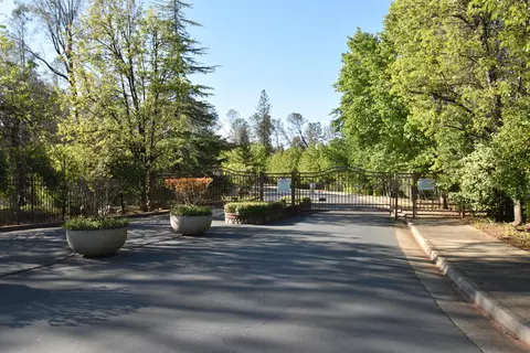 13330 Tierra Heights Rd, Redding, CA 96003 photo 6