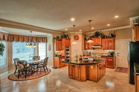 13330 Tierra Heights Rd, Redding, CA 96003 photo 2