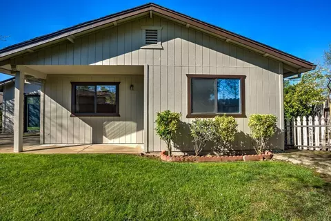 538 Cessane Walk, Redding, CA 96001 photo 2