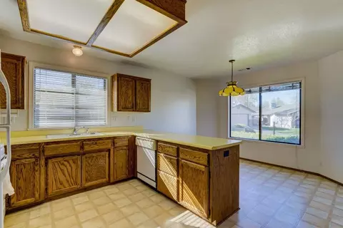 538 Cessane Walk, Redding, CA 96001 photo 5
