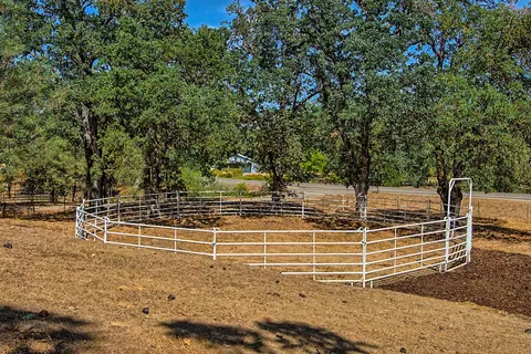 15726 Mountain Shadows Dr, Redding, CA 96001 photo 28
