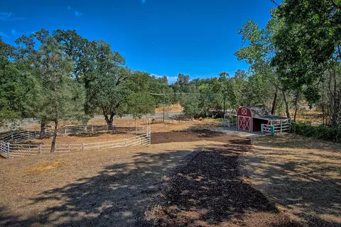 15726 Mountain Shadows Dr, Redding, CA 96001 photo 27