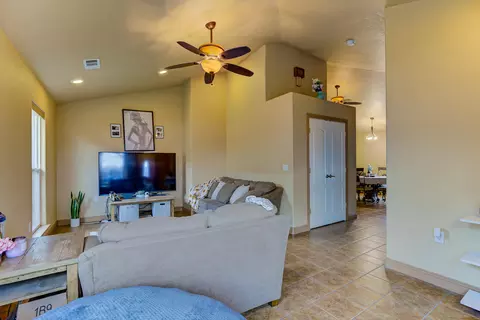 1663 1st St, Anderson, CA 96007 photo 2