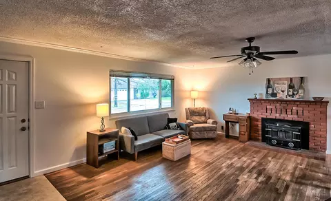 1234 Riviera Dr, Redding, CA 96001 photo 3