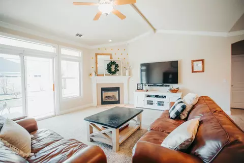 2379 Marlene Ave, Redding, CA 96002 photo 10
