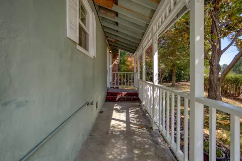 400 Kaer Ave, Red Bluff, CA 96080 photo 2