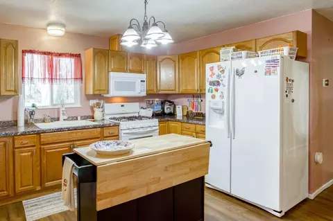 5901 Brenda Ln, Anderson, CA 96007 photo 4