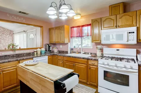 5901 Brenda Ln, Anderson, CA 96007 photo 3