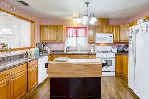 5901 Brenda Ln, Anderson, CA 96007 photo 2