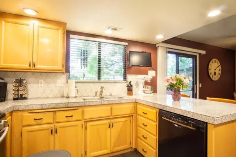 707 Flower Ash Ln, Redding, CA 96003 photo 11
