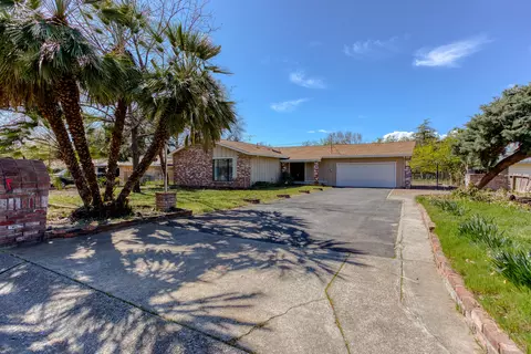 3108 Inez St, Redding, CA 96002 photo 1