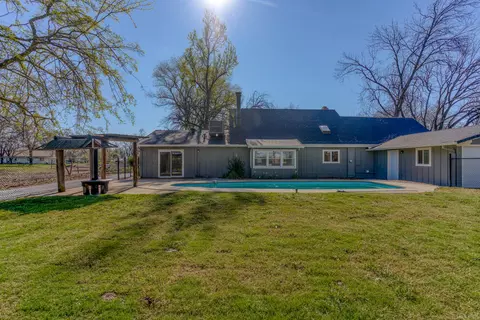 5904 Flying Mane Ln, Anderson, CA 96007 photo 4
