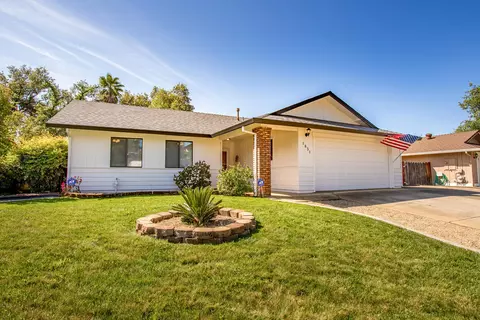 1831 Silverfield Loop, Redding, CA 96002 photo 2