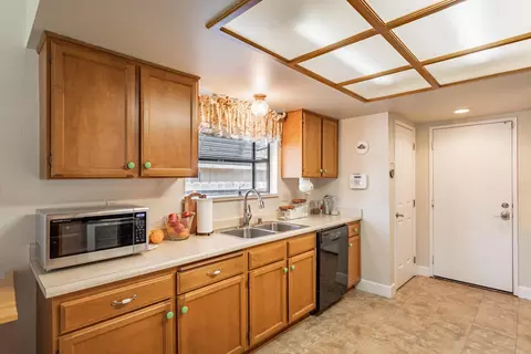 1831 Silverfield Loop, Redding, CA 96002 photo 4